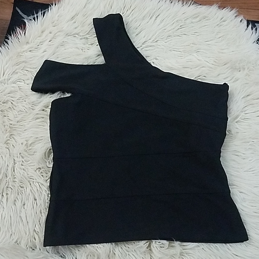 Trouve Asymmetrical Cold Off Shoulder Top Black